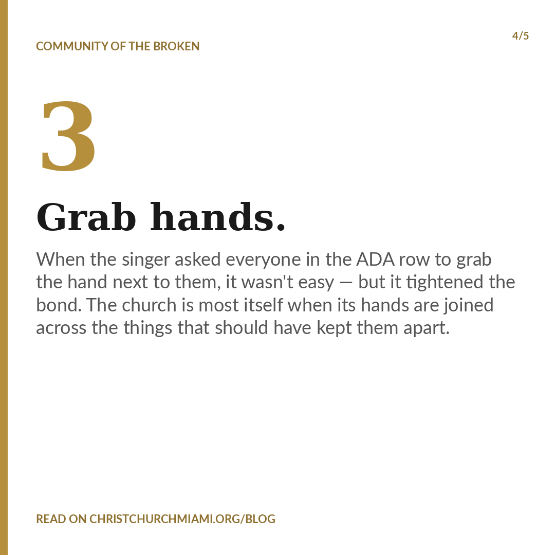 05-carousel-04-grab-hands
